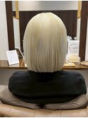 ブロンド×切りっぱなしボブ