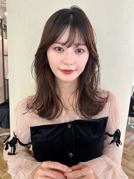 マリアバイアフロート(Maria by AFLOAT) 〈藤間〉くびれレイヤーミディアム/ショコラブラウン/顔まわり