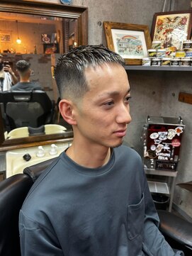 アールズ ヘア(R's hair) MEN’S HAIR/サーフカール/刈り上げセンターパート/印西