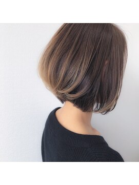シエナ(CIENA) 【CIENA】ハイライト☆前下がりボブ
