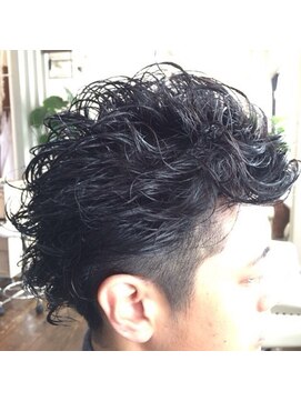 ムー(moo.) メンズパーマヘア ツーブロック