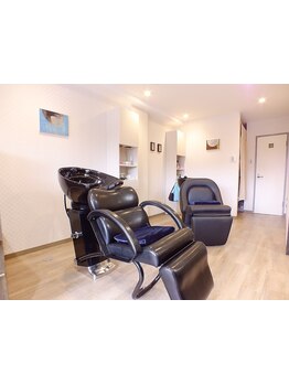 リピート率高！つい夢見心地になるヘッドスパで、リラックスできる至福のひと時をお過ごしください。