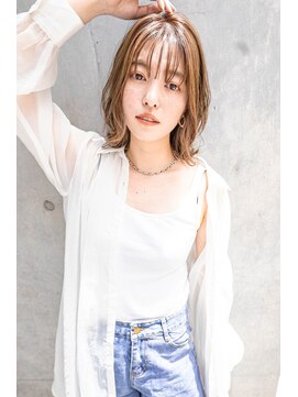 クラン(clan) かきあげヘアーシルバーカラー韓国風センターフェードカット