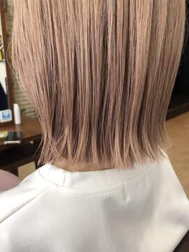 ラブリッシュ(LOVERICHE) ホワイトピンクカラーボブ　【延山styling】