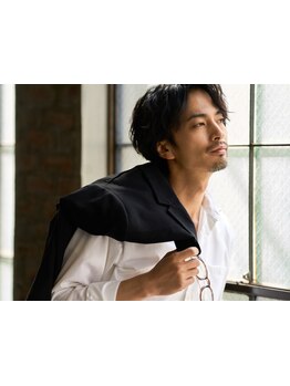 仕事帰りのビジネスマンにもオススメ！トレンド感のあるスタイルで、爽やか好印象なデキる男へと導きます。