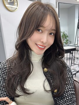 プラチナ(PLATINA) PLATINA上田の韓国風フェミニンロングのグレージュカラー