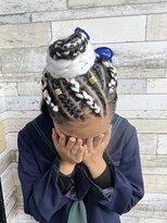 ビューティーサロンワタナベ 本店 ハーフ編み込みデザインコーンロウ