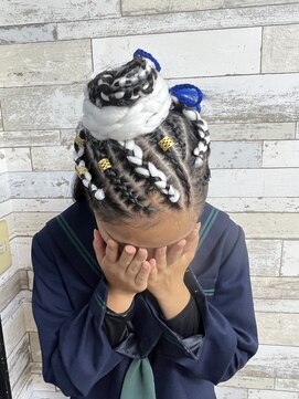 ビューティーサロンワタナベ 本店 ハーフ編み込みデザインコーンロウ