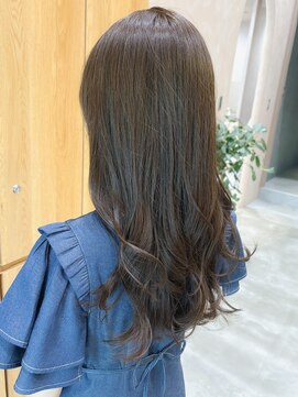 ガーデンヨコハマエスト(GARDEN YOKOHAMA est) ミディアムロングレイヤーカットオリーブベージュウェットヘア