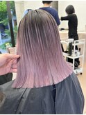 夏のトレンド外国人風デザインのバレイヤージュとパールピンク