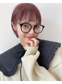 グレージュ切りっぱなしボブ前髪ありミニボブミルクティベージュ
