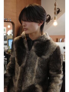 エディ(Edy) センターパートニュアンスパーマカルマヘア韓国ヘア眉毛カット