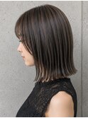 アッシュブラウン ローライト 顔周りレイヤー 外ハネ ストレート