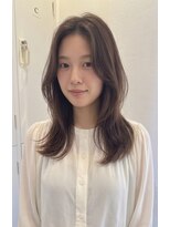 トレ(tre.)&nbsp;小顔ゆるふわレイヤーミディ