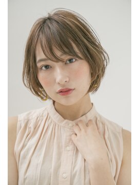 クロエ 中目黒(Cloe) ナチュラルフェミニンひし形ショートボブ