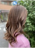 ミルクティーベージュで柔らかく