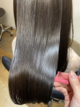 つむぎ まとまりのあるツヤ髪に