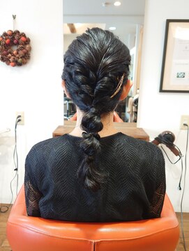 スリー(three) 編みおろしアレンジ