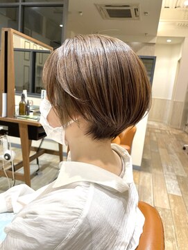 ネオリーブエム(Neolive em;) えりあしスッキリコンパクトショート　似合わせカット