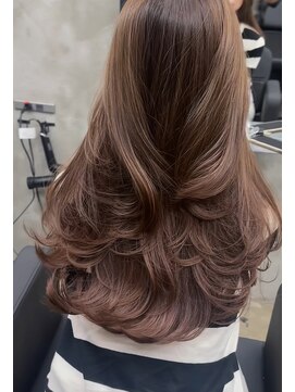 エッセンザ 梅田(ESSENZA) 海外レイヤー韓国ヘアmix  ブラウンカラー　レイヤーカット