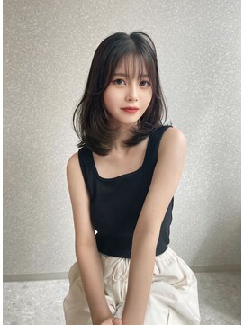 リリー(Lilley) くすみベージュ×姫カットレイヤー×韓国風巻き【ayana】