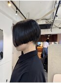女性の刈り上げショート