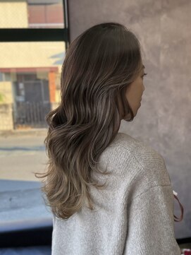 トラント ミル(TRENTEMILLE) グレージュバレイヤージュ
