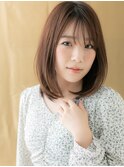 カーキブラウン前下がり小顔ミディアムレイヤーX上尾30代40代