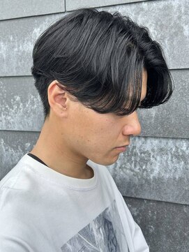 ヒュイル バイ ニアウ(Hwyl by Niau) メンズマッシュセンターパートスパイラルパーマニュアンスパーマ