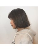 あごラインの切りっぱなしボブ