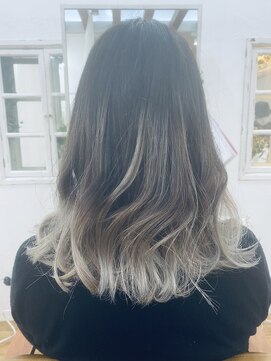 ヴィータ 田町(vi ta) グラデーションカラー