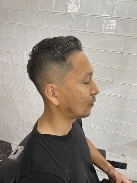 メリケンバーバーショップ フクオカ(MERICAN BARBERSHOP FUK) かき上げヘアショートレイアーくせ毛風パーマコンマヘア48