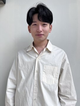 シイ(SIE) 大人っぽいセンターパート