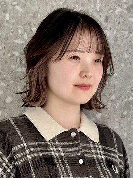 サンク 原宿 表参道(cinq) 前髪インナーカラーベージュカラーミルクティーベージュブリーチ