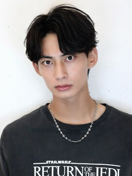 アーリー(Ali'i) センターパートソフトツイストパーママッシュウルフメンズカット