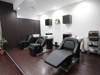 アンドカラーオリーブ MEGAドン・キホーテUNY豊田元町店(and color olive)の写真/初めての方も緊張しない居心地の良い空間が魅力☆髪のお悩みも気軽にご相談ください。