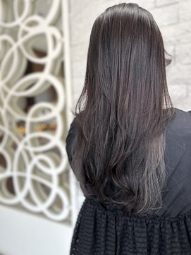 ラヴリア カミツ(LOVERIA KAMITSU) レイヤーカット