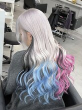 《頭皮がしみにくいダブルカラー施術》頭皮に刺激が少なく、しみにくい薬剤を使用＋頭皮につけない塗り方♪