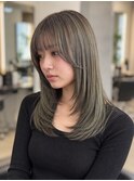 レイヤーカットミルクティーベージュブリーチなしダブルカラー