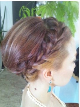 イガワ(IGAWA) サイド編み込み盛りアップ