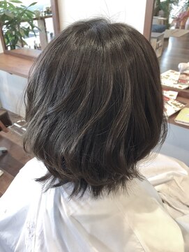 ヘアーガーデンハグム(hair garden hugm) 暗くても黒くないカラー