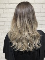 アヘッド(ahead)&nbsp;バレイヤージュ　ブロンドヘア