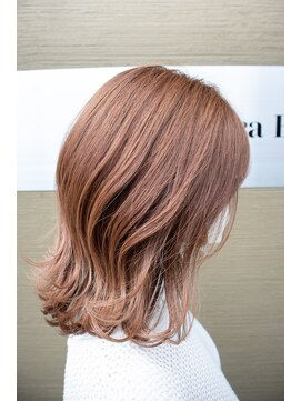 オラ ボーテ(Aura Beaute) ミディアム/外はね/キャロットオレンジカラー