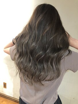 リバレッジ 白金(Leverage) ヌーディプラチナグレージュ