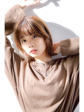 リノナ(Linona) 束感外はねミディ ミルクティーベージュ ハイライト【LINONA】