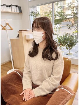 コムヘアー(COM HAIR) ラフウェーブ。ラベンダーアッシュ。