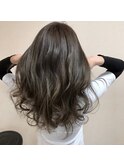 透明感グレージュカラー