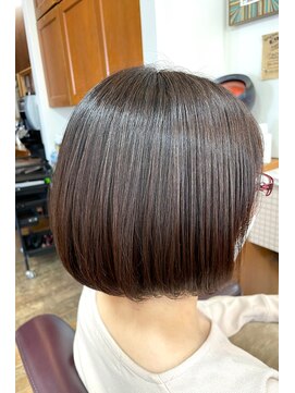 ルーツマーチン(ROOTSmartin) まとまりのいいショートボブ