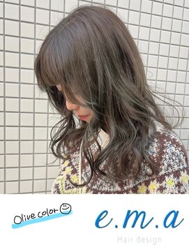 エマヘアデザイン(e.m.a Hair design) オリーブカラー