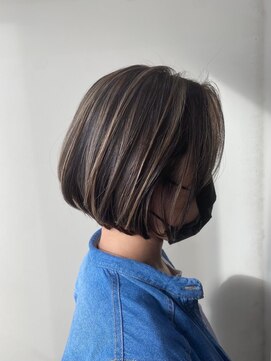 エイミー(Aimee) Aimee町田　前下がりボブ×ハイライトカラー